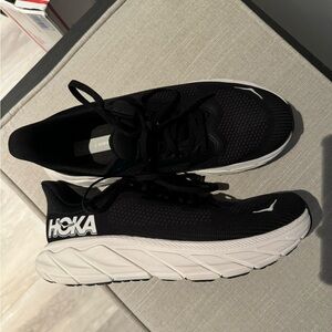Men’s Hoka Arahi 7s Szie 8